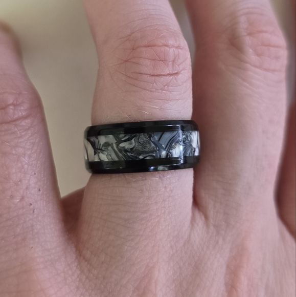 🌫 Smokey Black Steel Ring - Picture 2 of 4
